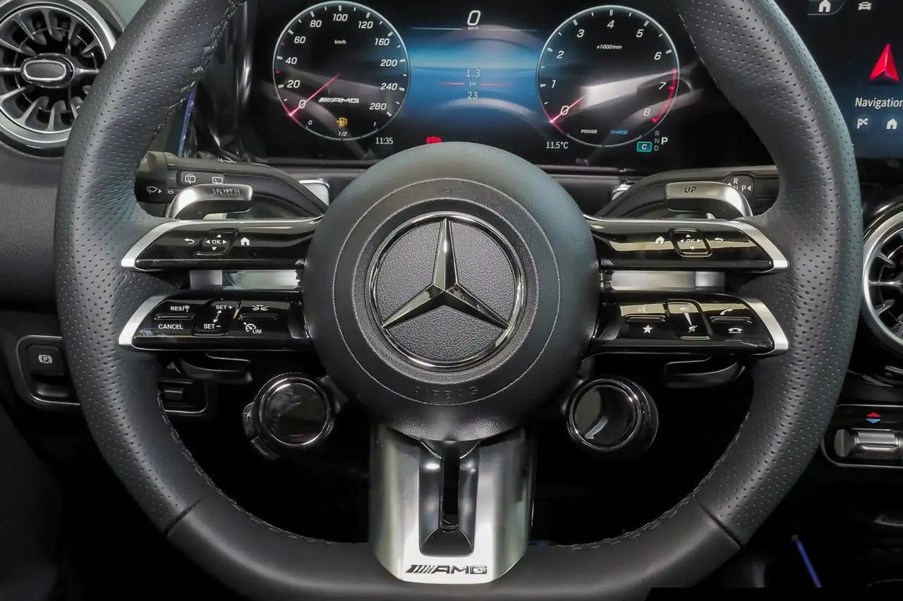 Mercedes-Benz GLB 35 13