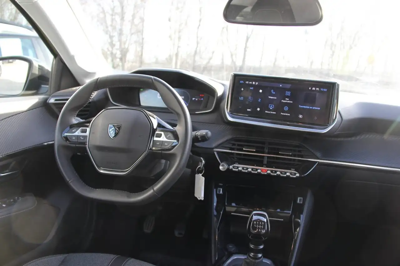 Peugeot 208 6