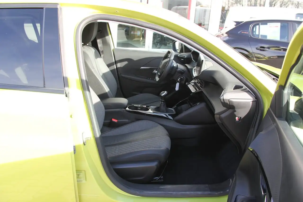 Peugeot 208 9