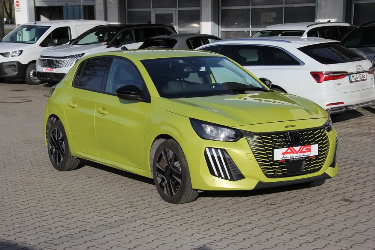Peugeot 208 11