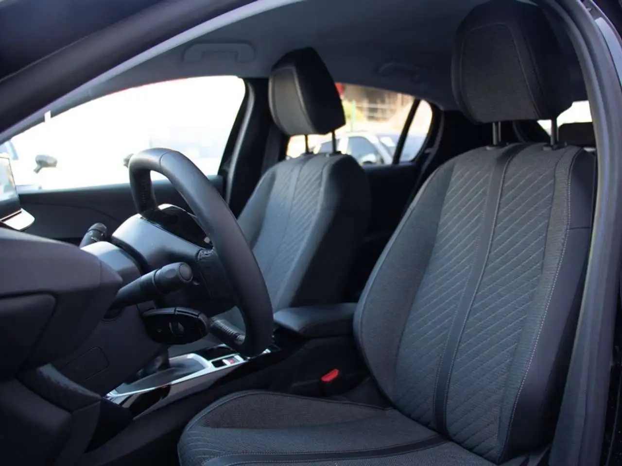 Peugeot 208 7