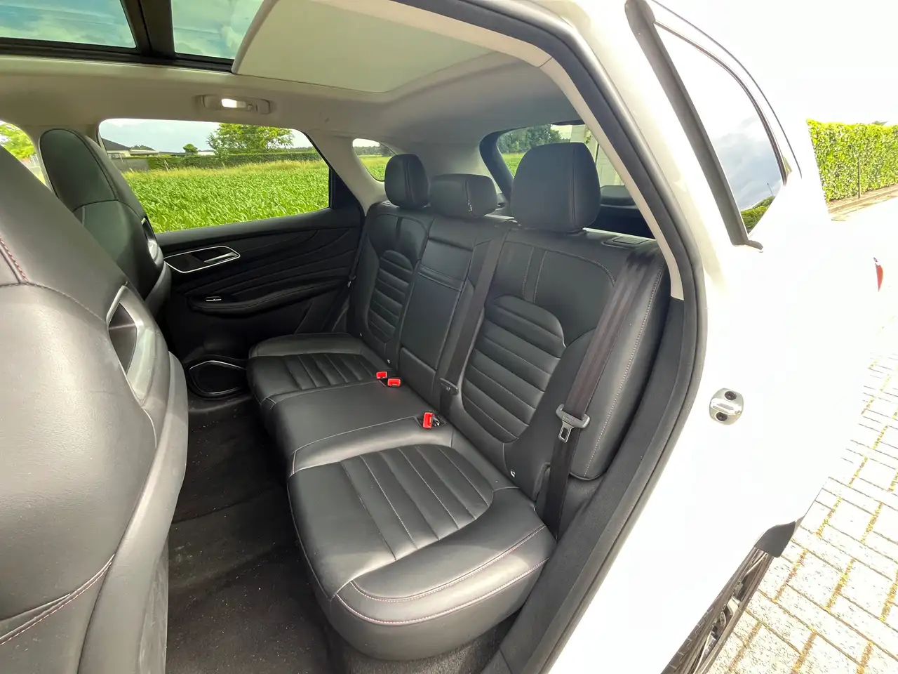 MG HS Luxury 8
