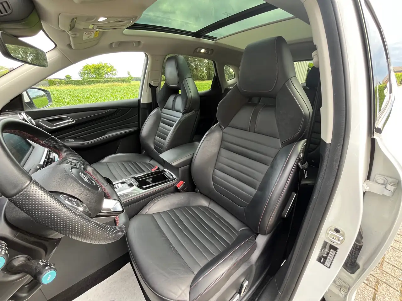 MG HS Luxury 10
