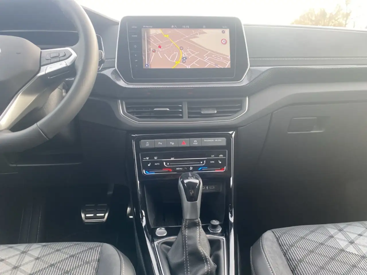 Volkswagen T-Cross 13