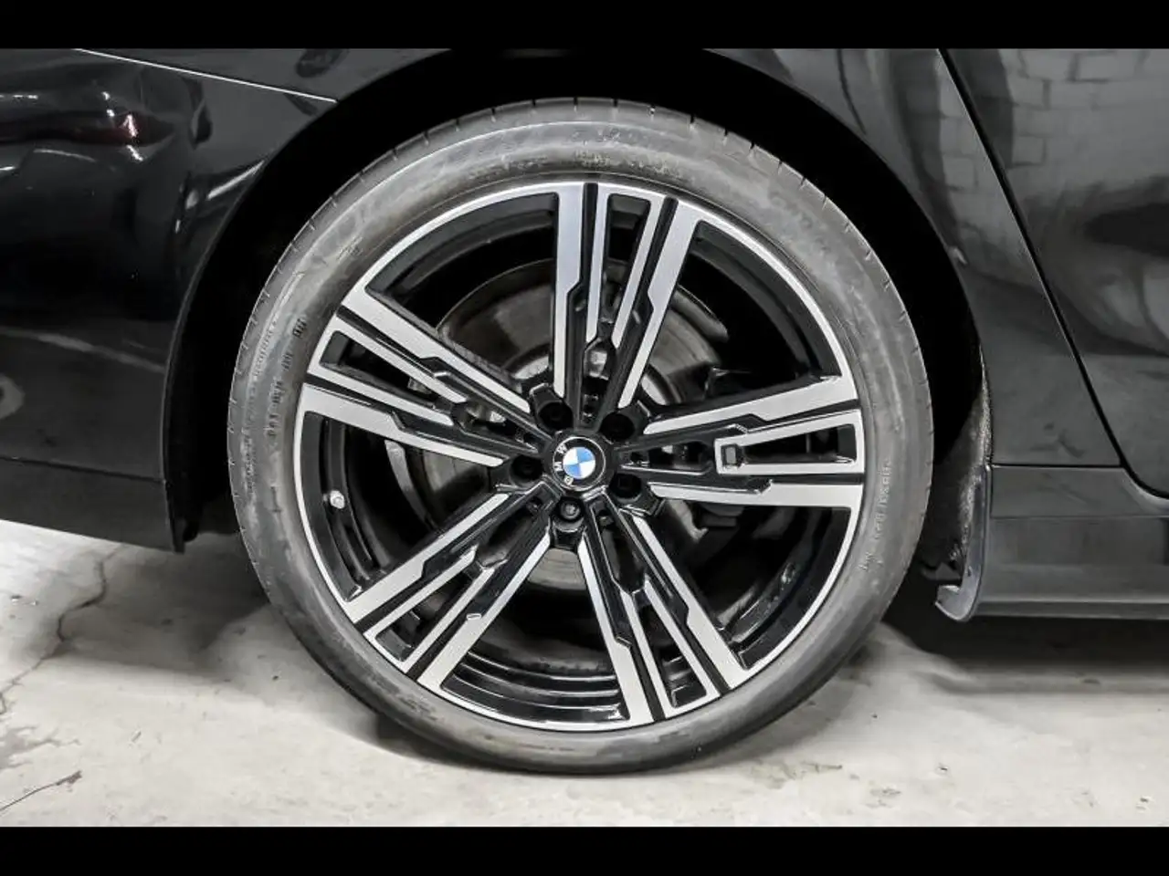 BMW i7 8