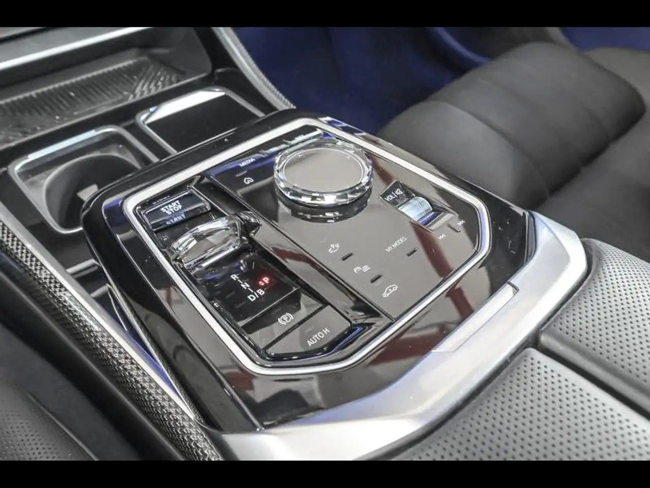 BMW i7 11