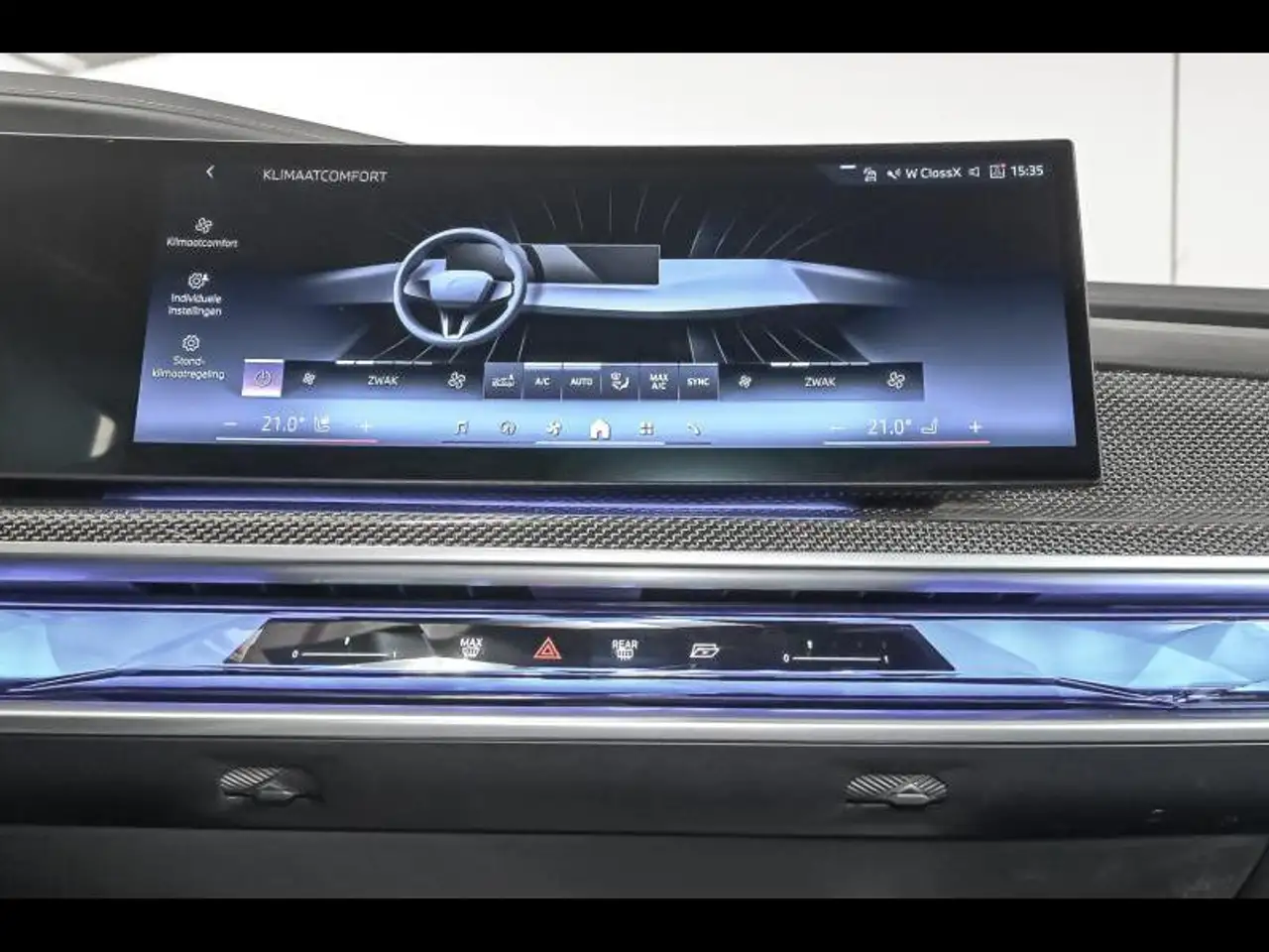 BMW i7 12
