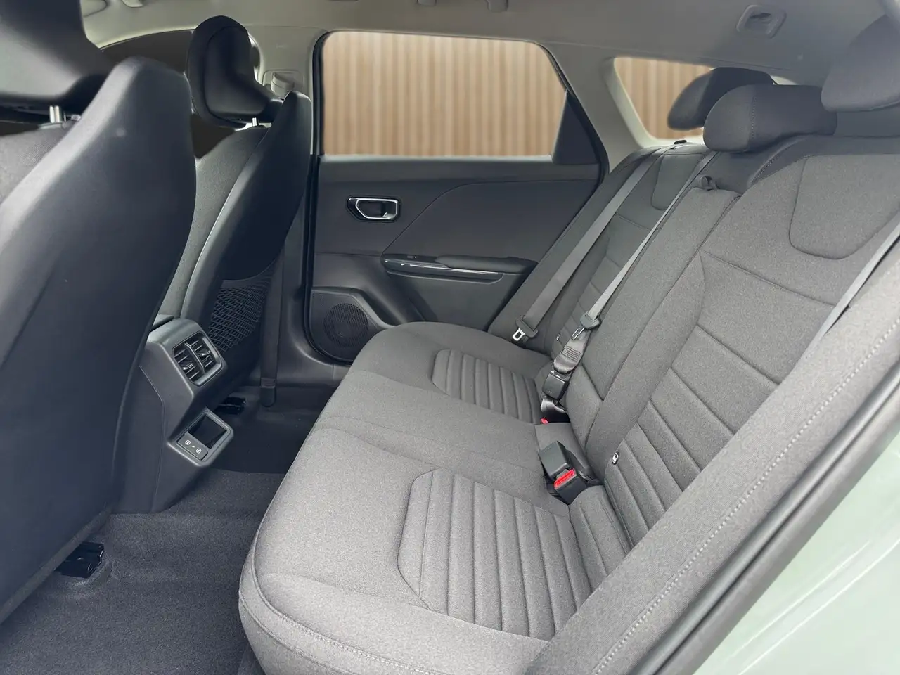 Kia K4 6