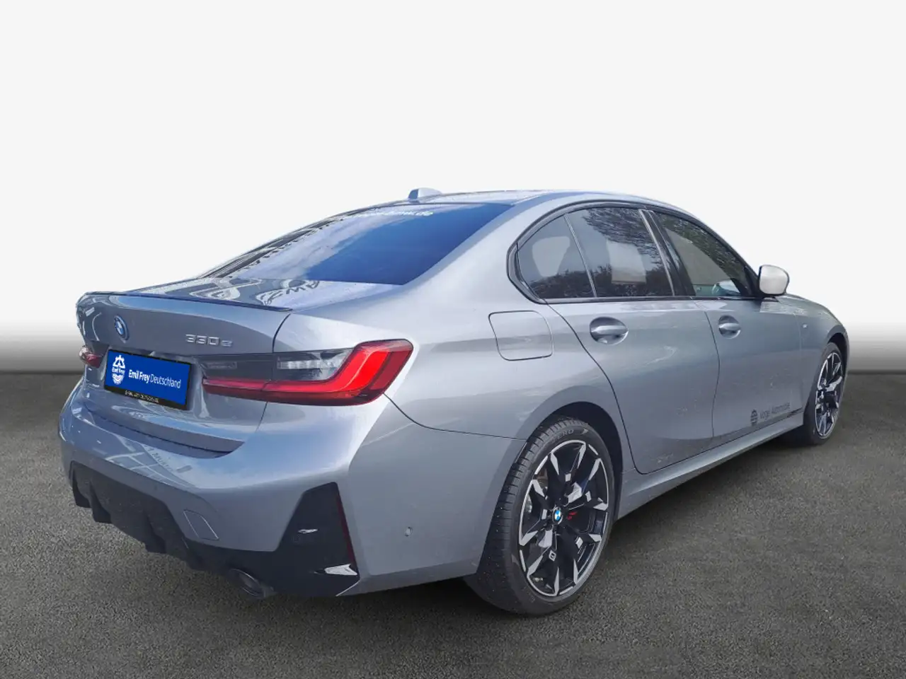 BMW 330 2