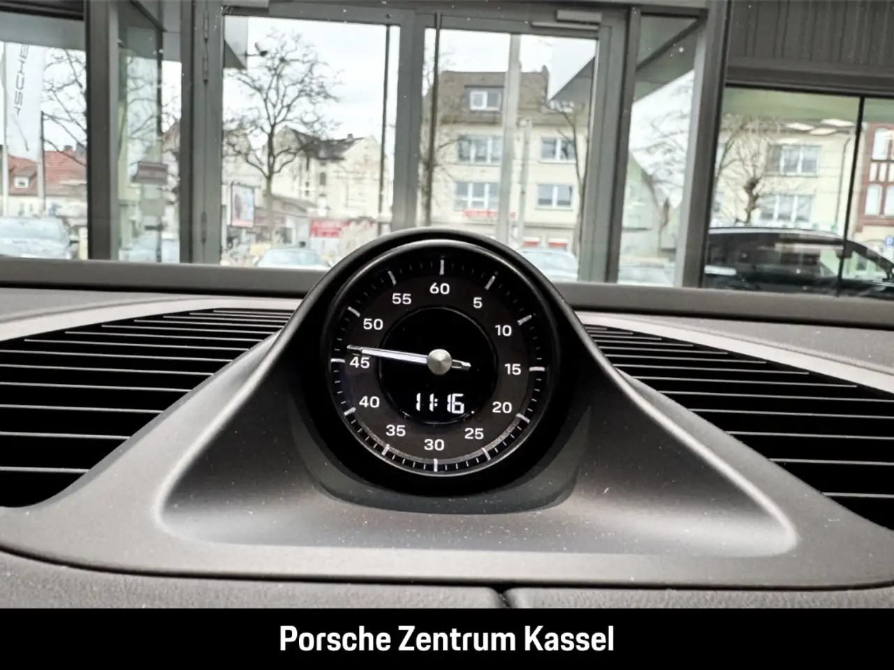 Porsche Macan 11