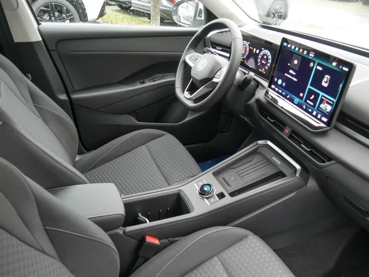 Volkswagen T-Roc 3