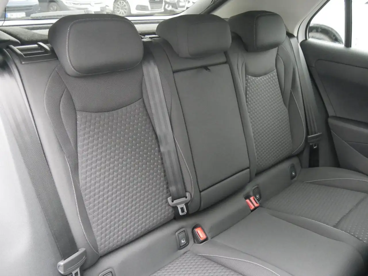Volkswagen T-Roc 4