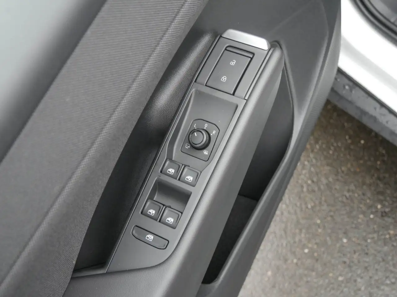 Volkswagen T-Roc 11