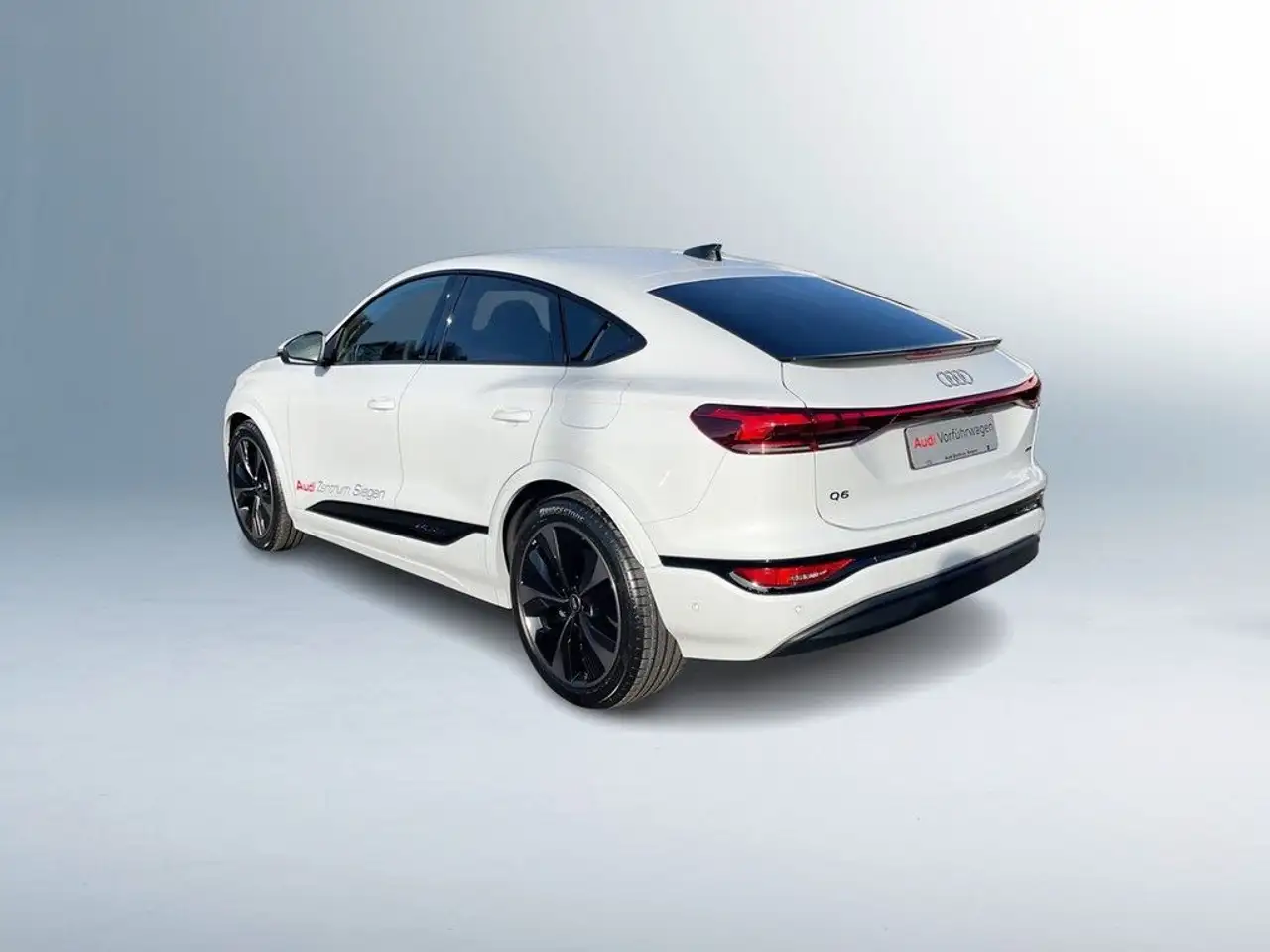 Audi Q6 3