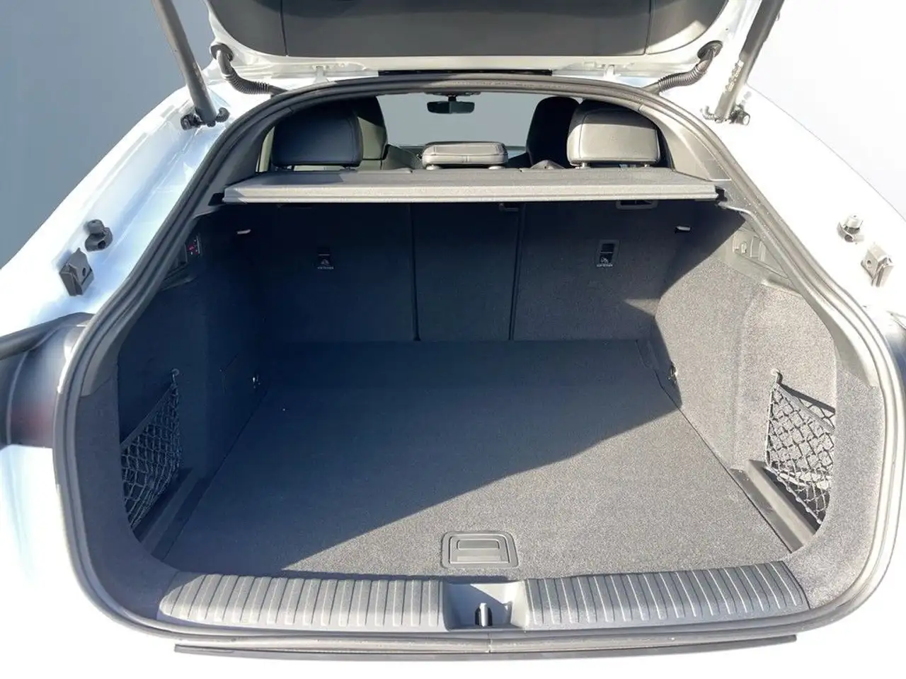 Audi Q6 13