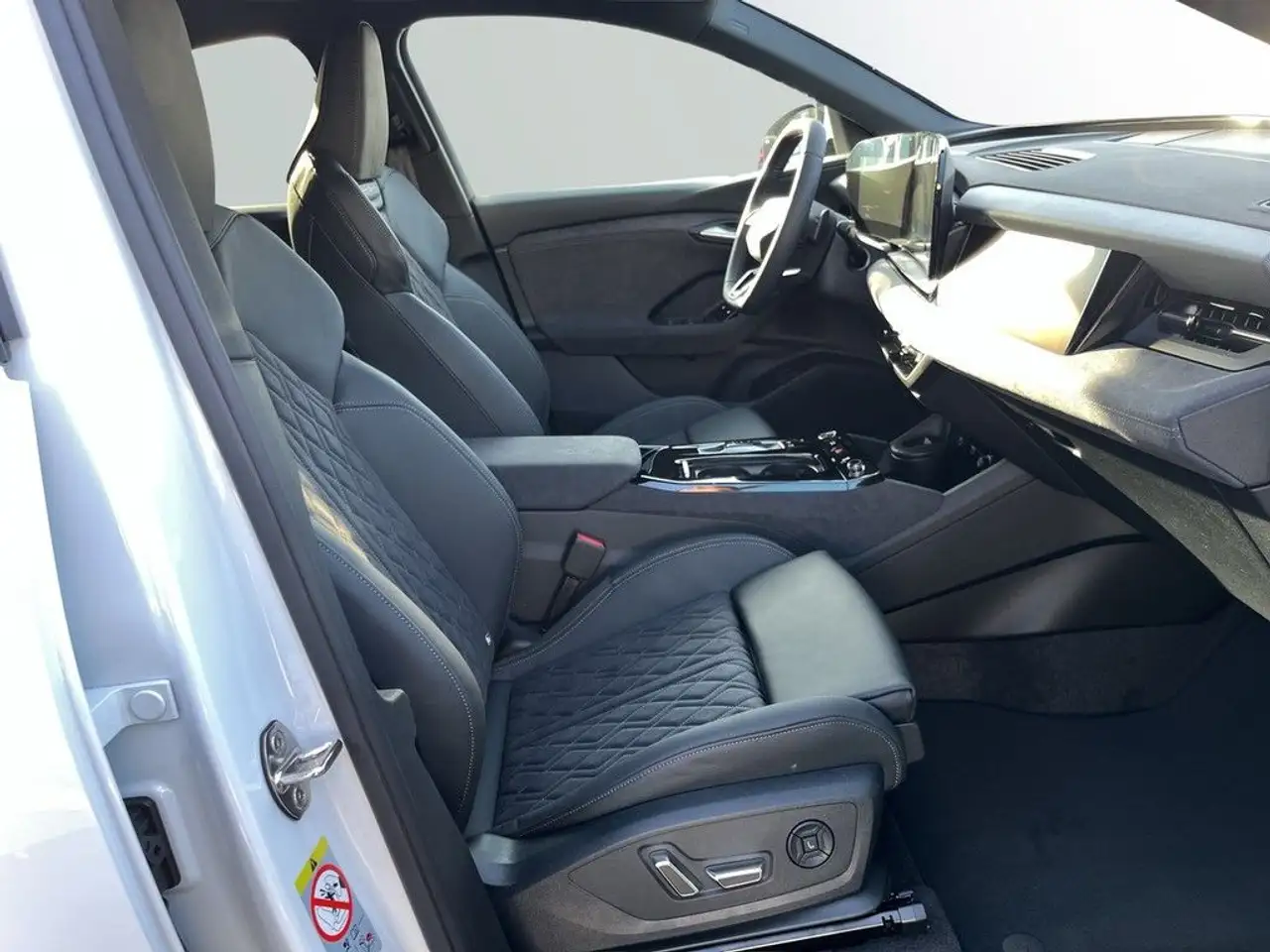 Audi Q6 14