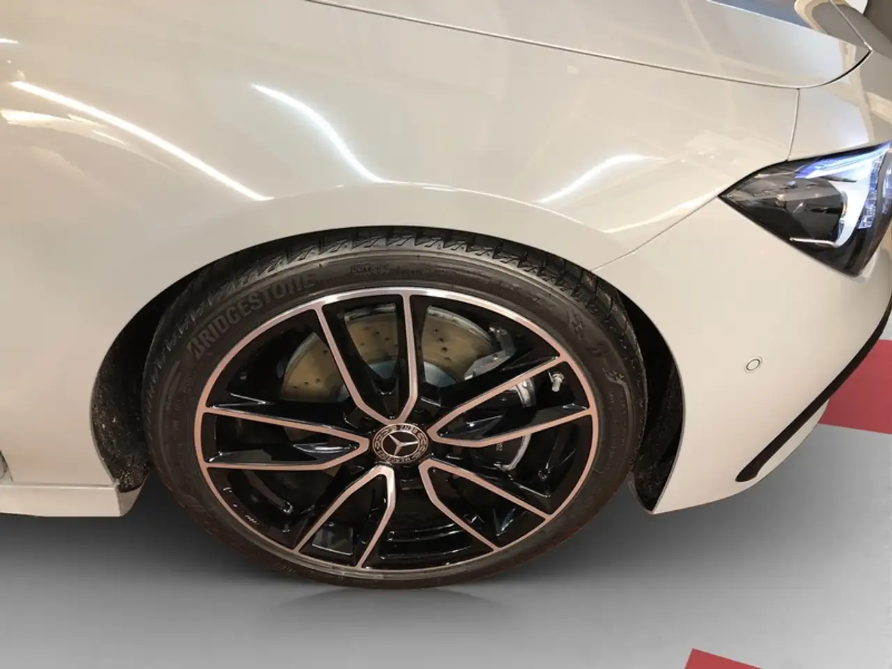 Mercedes-Benz CLA 200 5