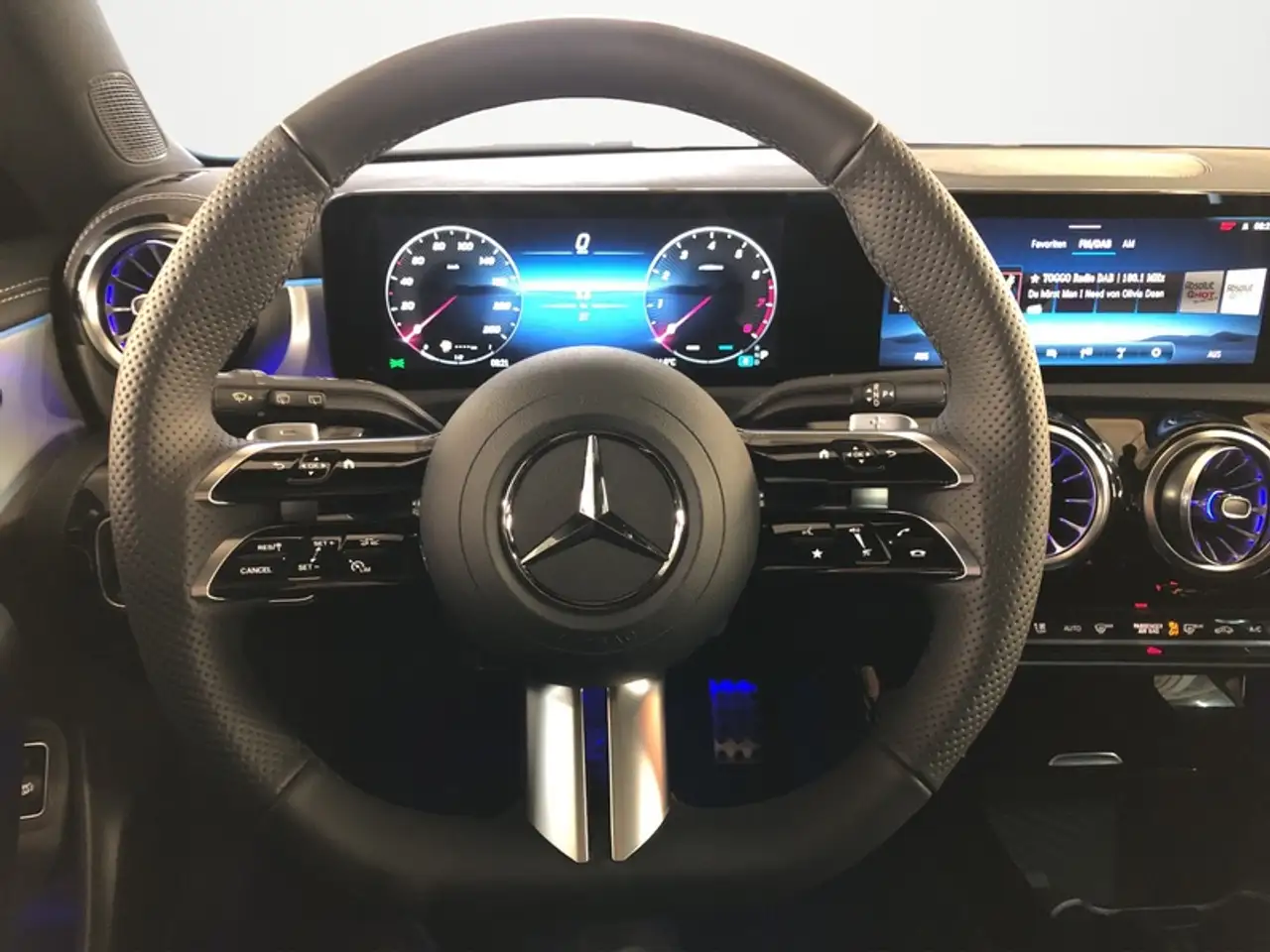 Mercedes-Benz CLA 200 13