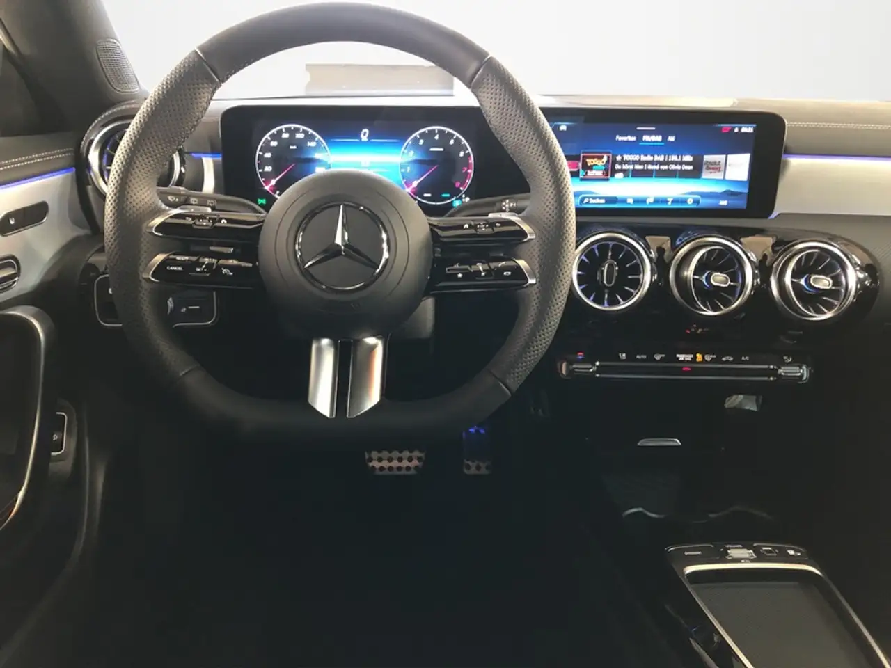 Mercedes-Benz CLA 200 15