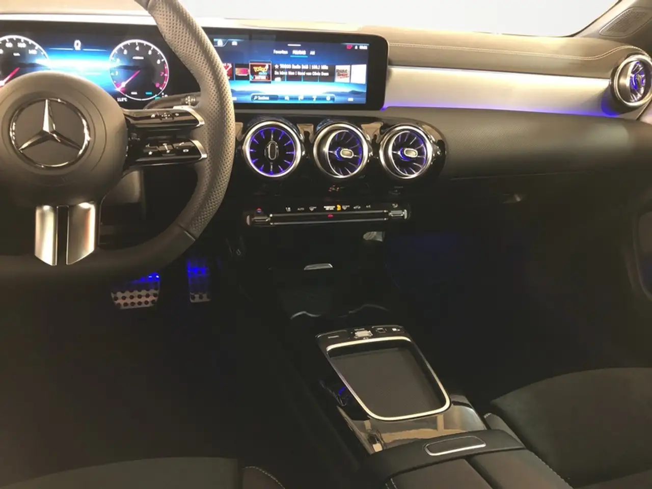 Mercedes-Benz CLA 200 16