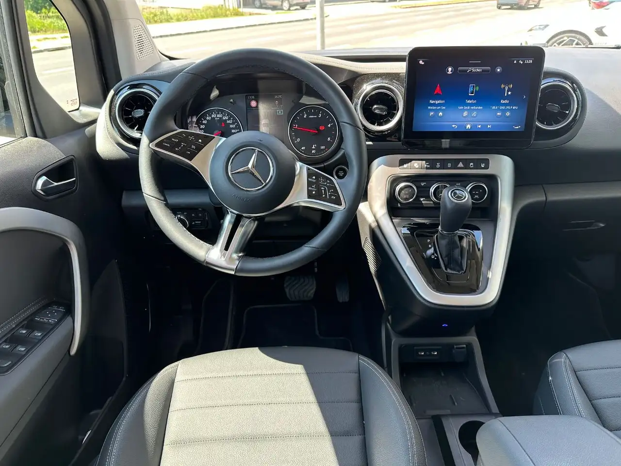 Mercedes-Benz T-Class 10