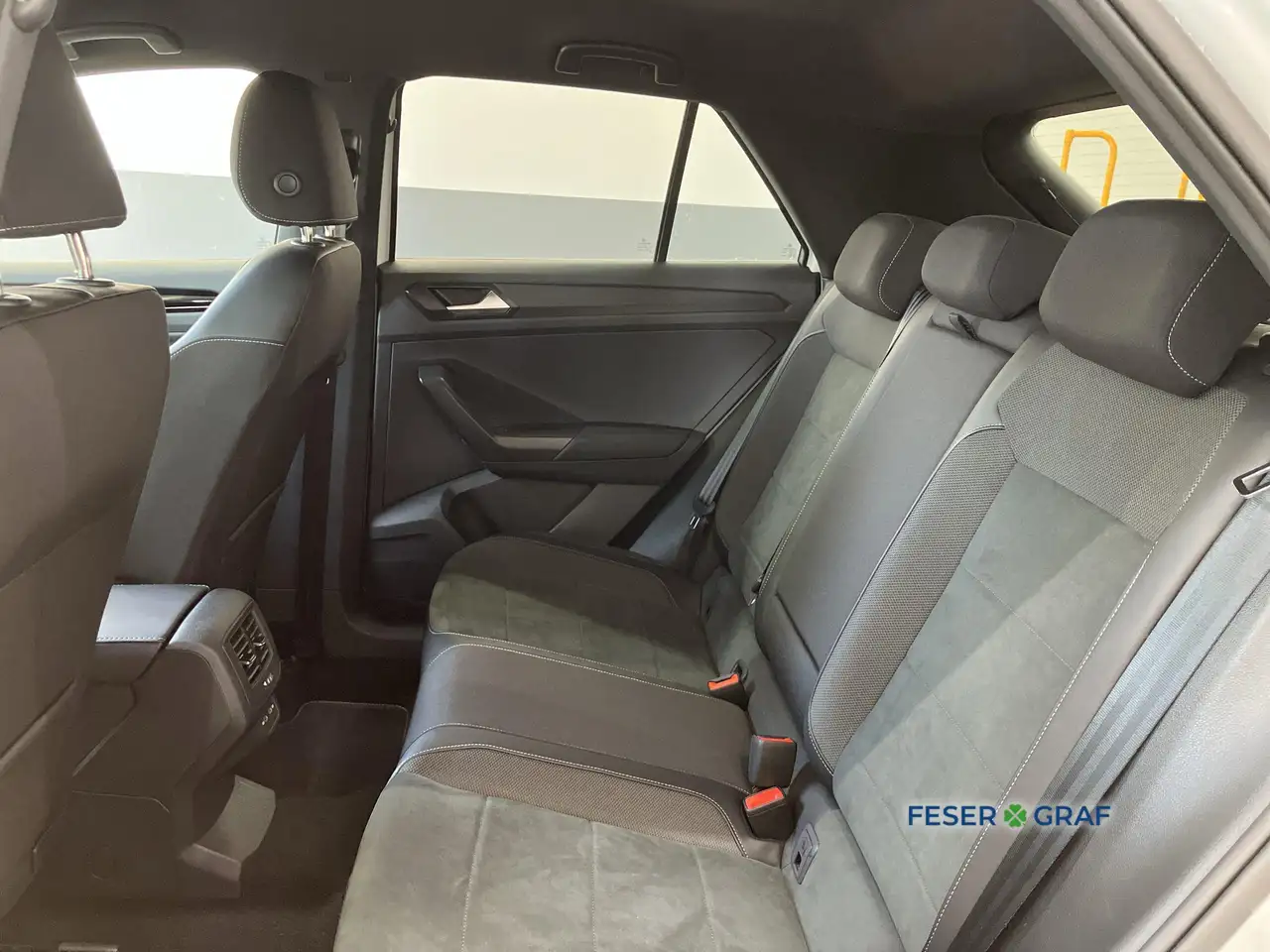 Volkswagen T-Roc 10