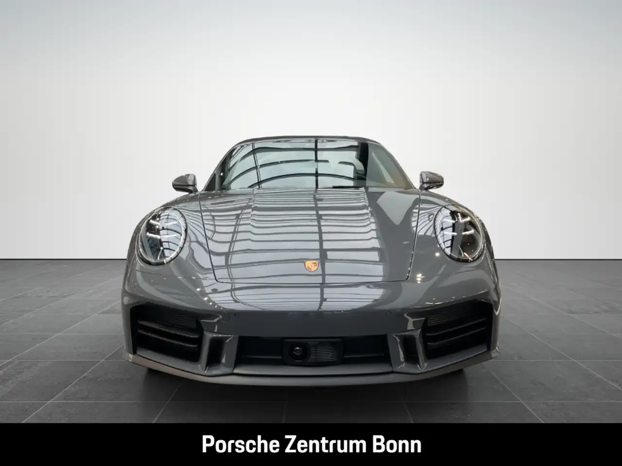Porsche 992 911 2