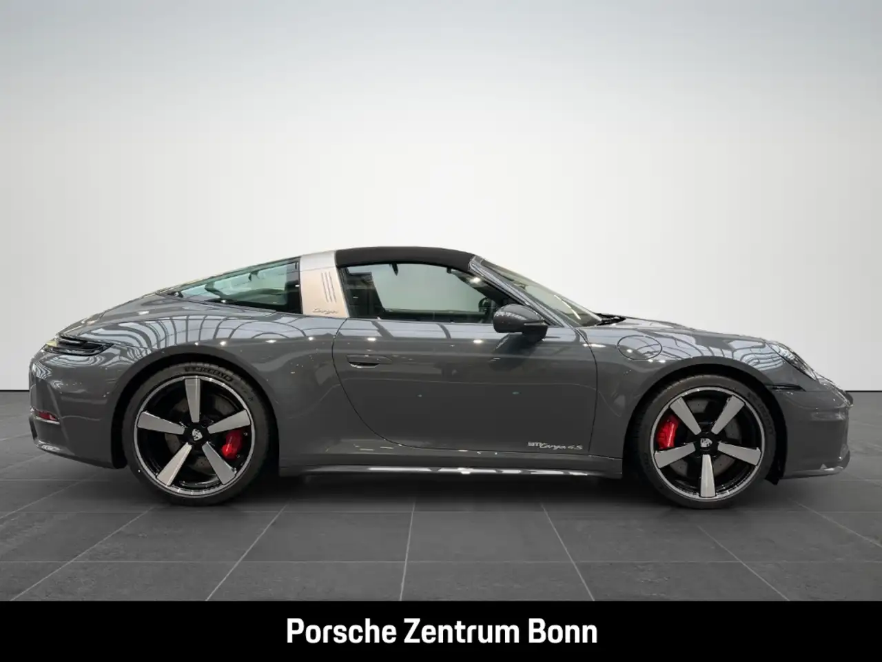 Porsche 992 911 4