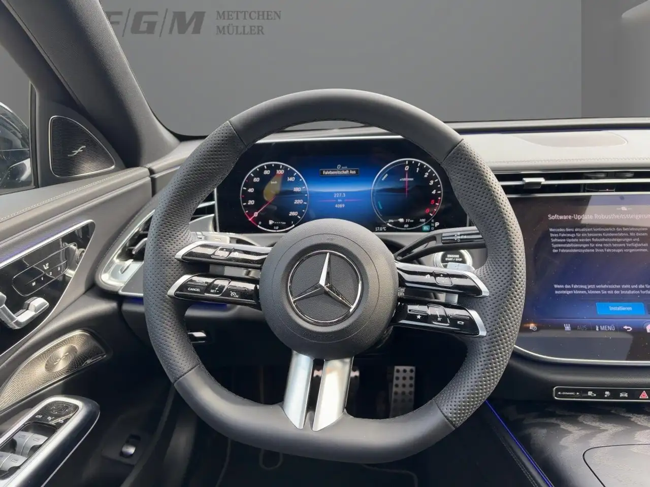Mercedes-Benz E 300 9