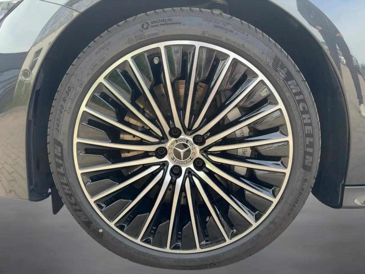 Mercedes-Benz E 300 11