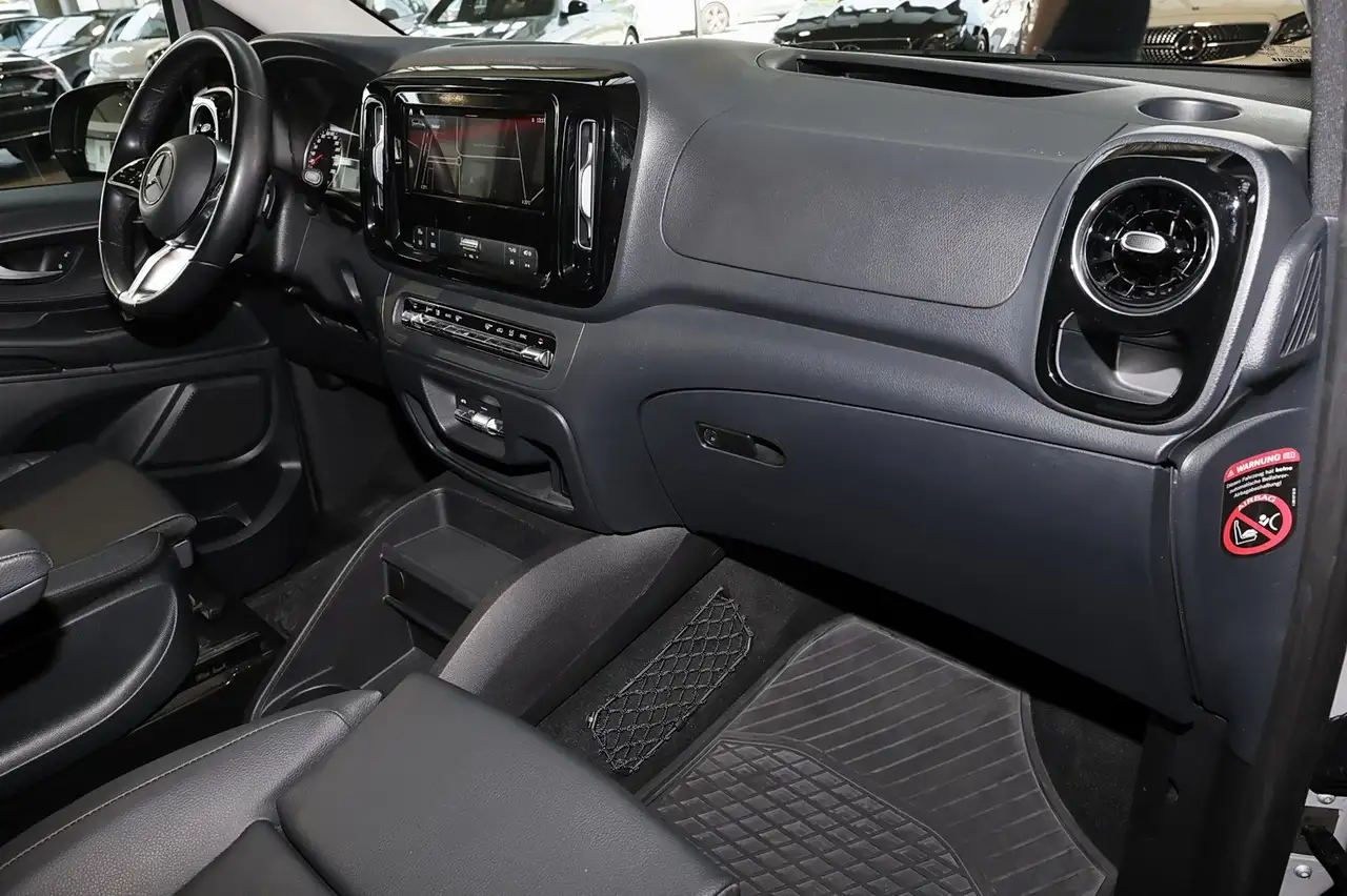 Mercedes-Benz Vito 119 8