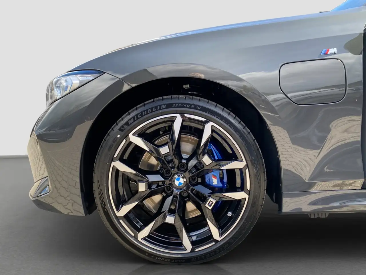 BMW 330 16