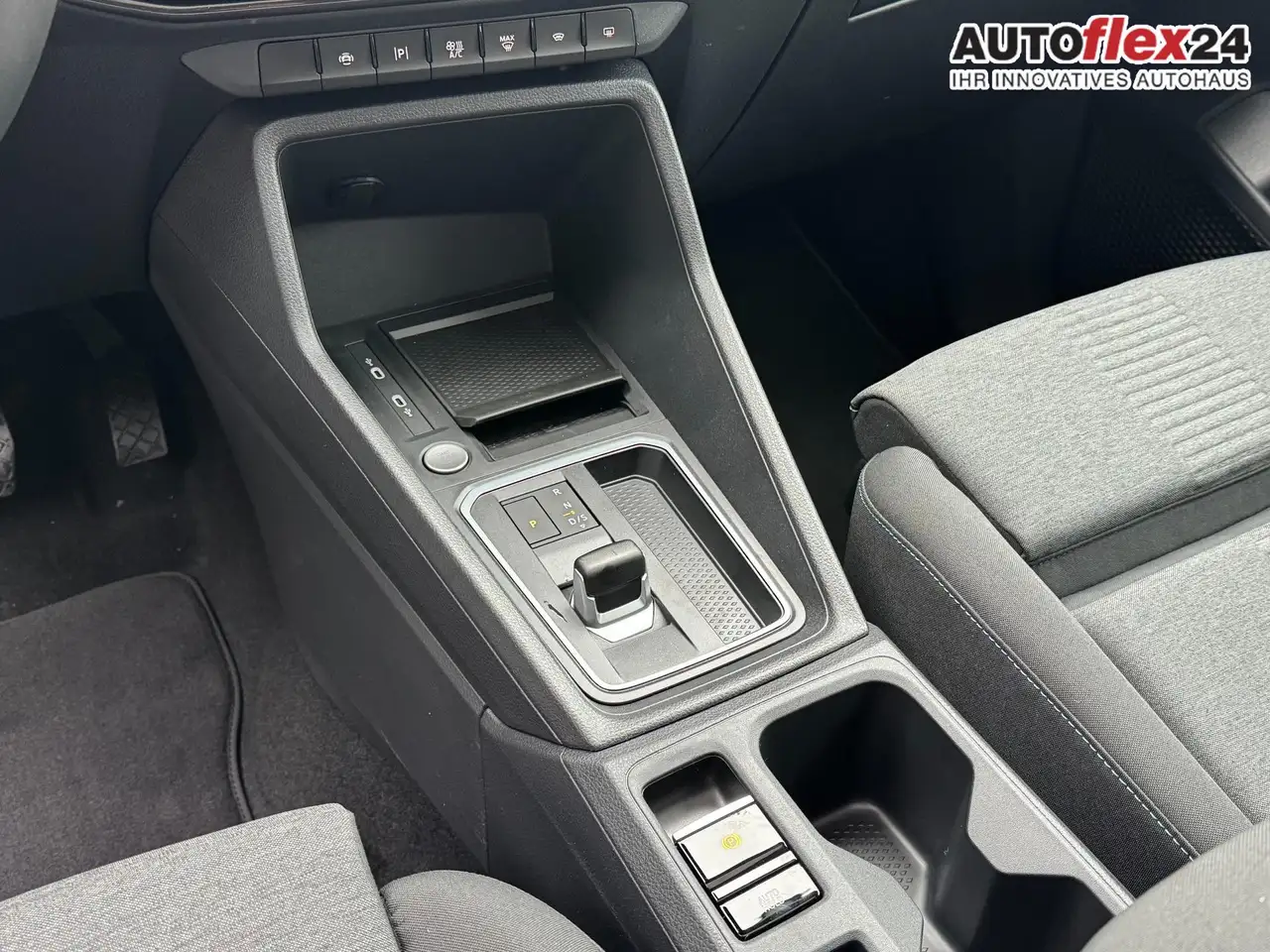 Ford Grand 16