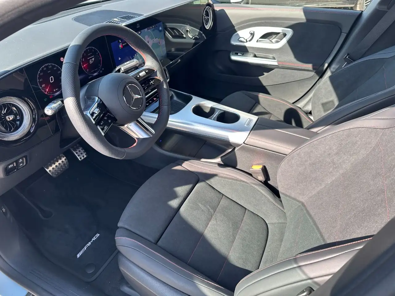 Mercedes-Benz CLA 180 9