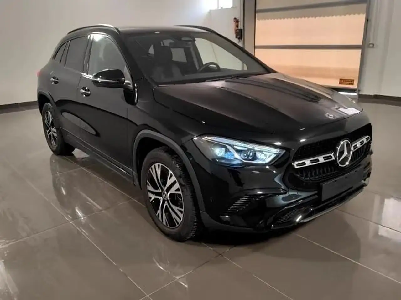 Mercedes-Benz GLA 200 3