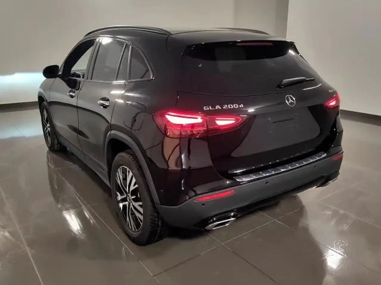 Mercedes-Benz GLA 200 6