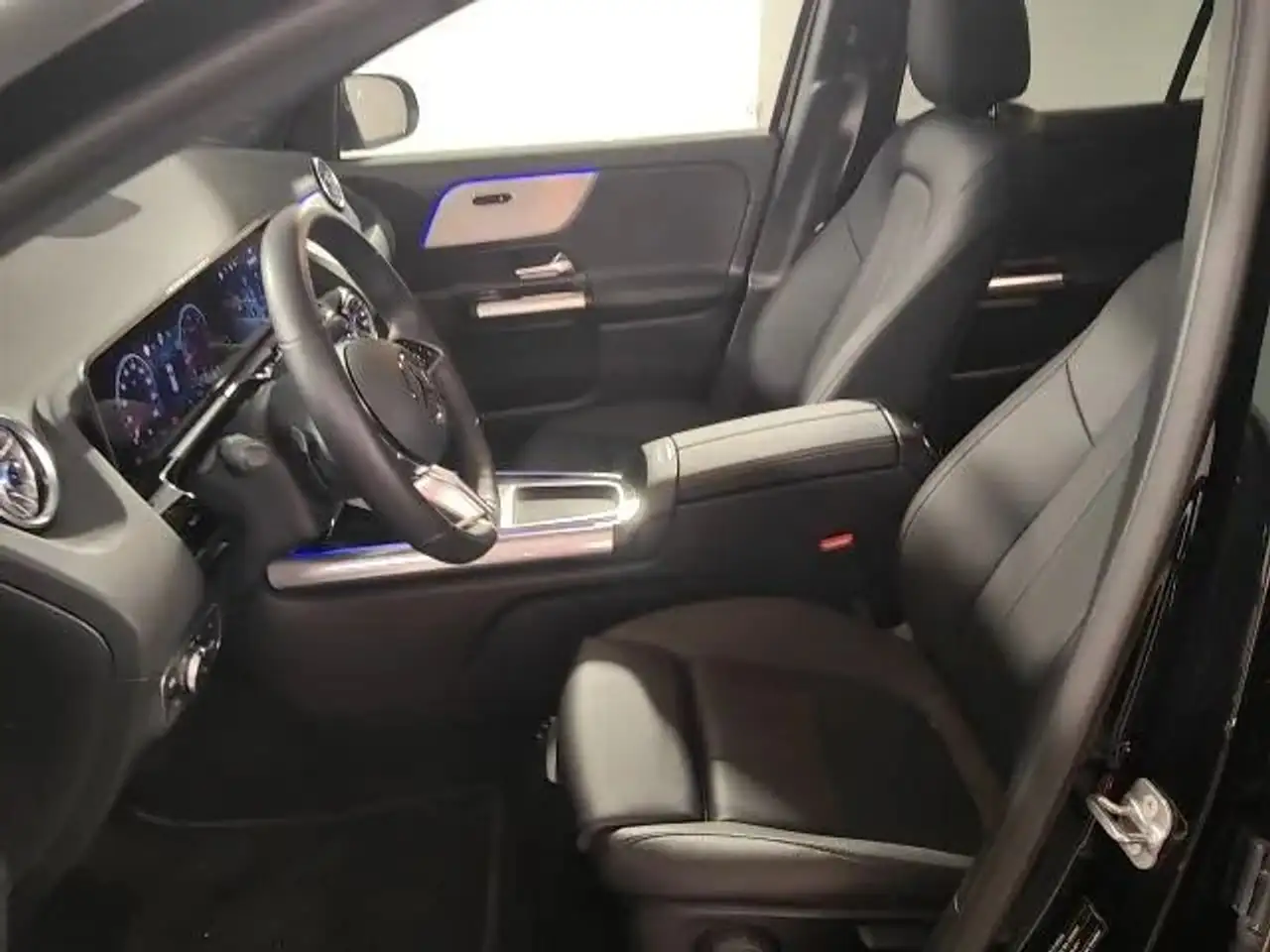 Mercedes-Benz GLA 200 8