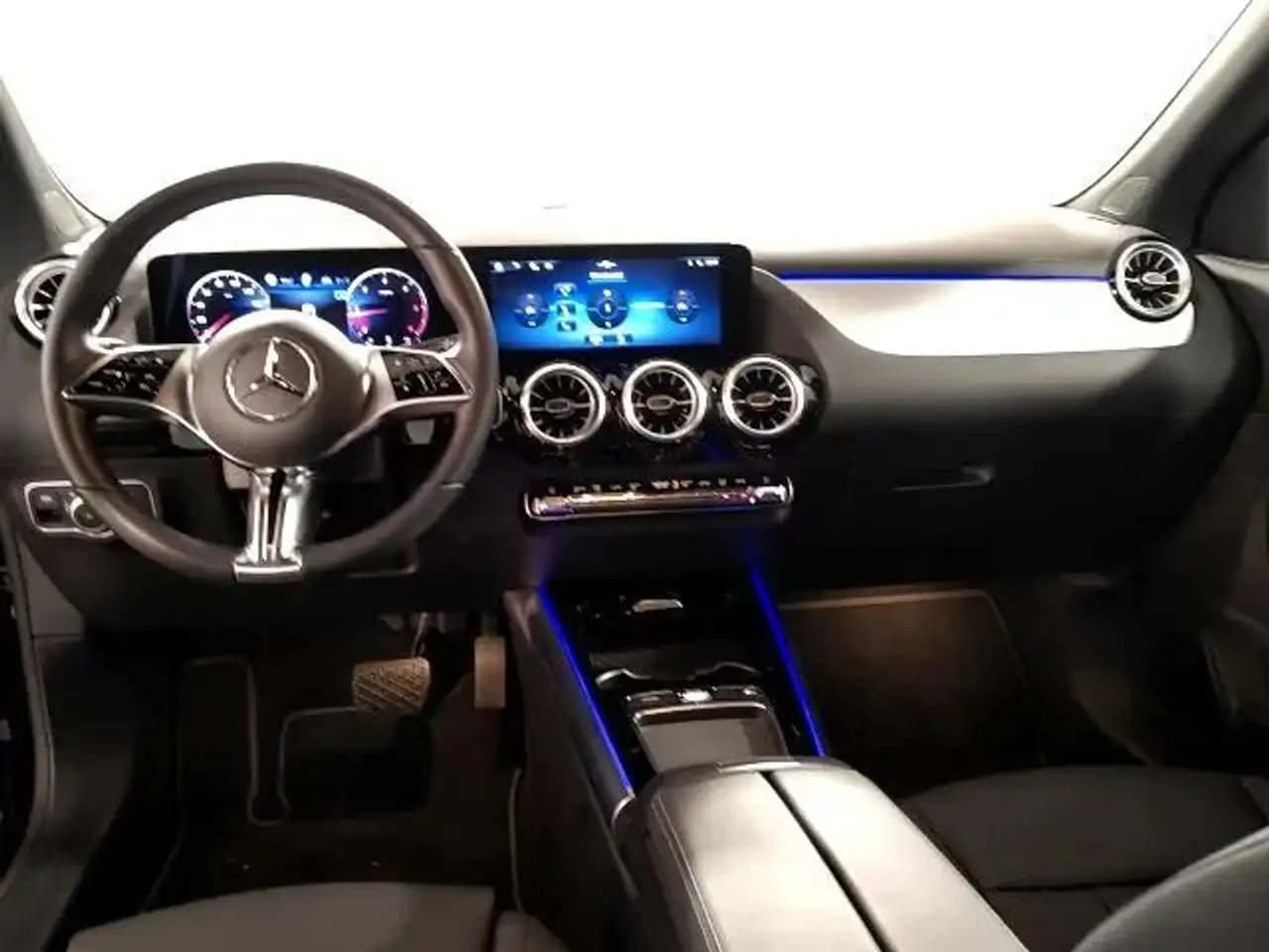 Mercedes-Benz GLA 200 10