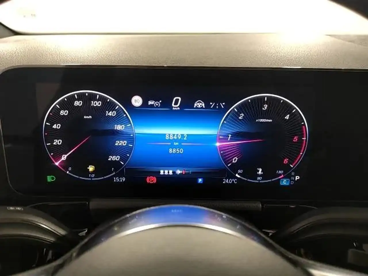 Mercedes-Benz GLA 200 11
