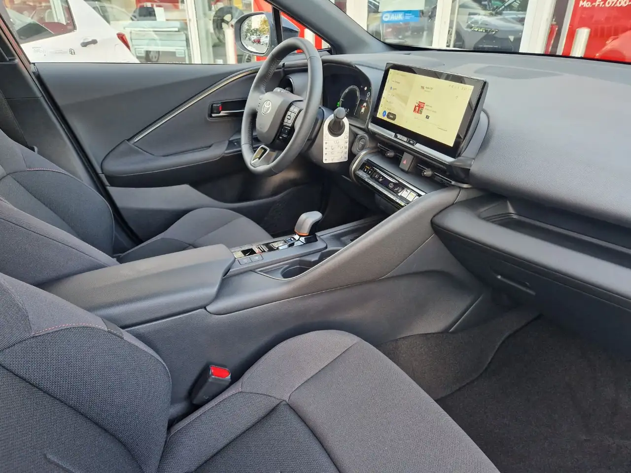 Toyota C-HR 11