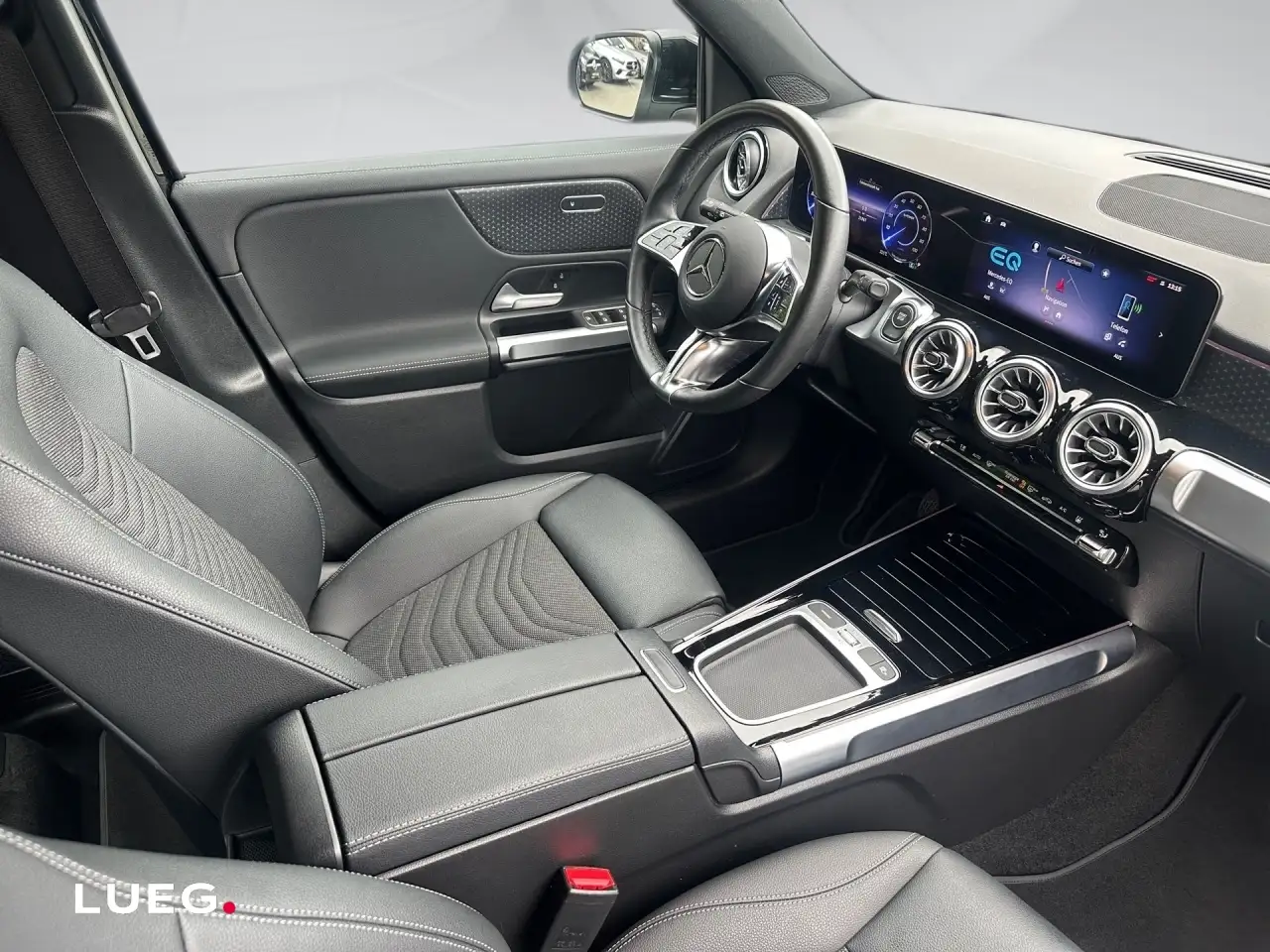 Mercedes-Benz EQB 250 9