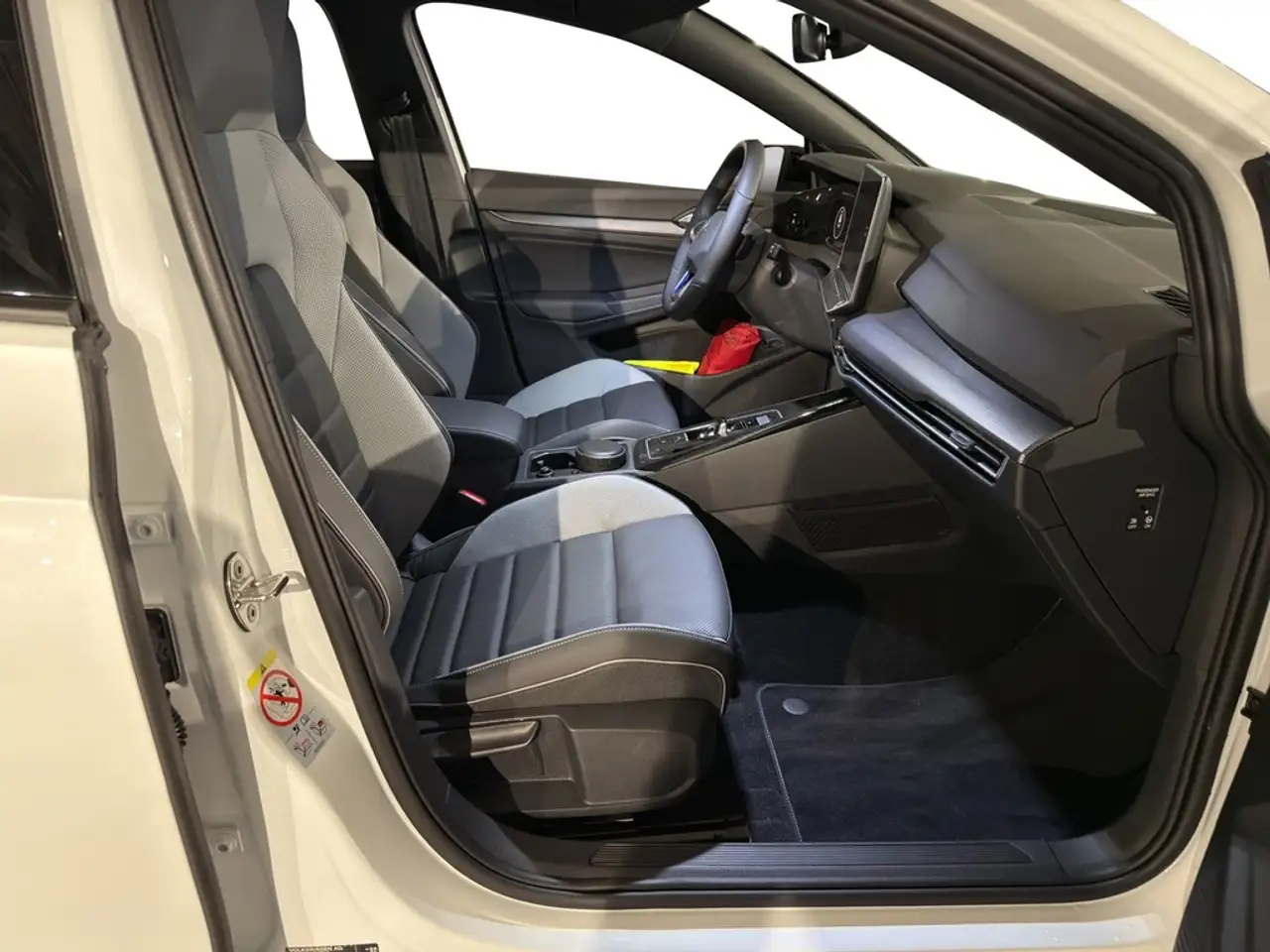 Volkswagen Golf VIII 10