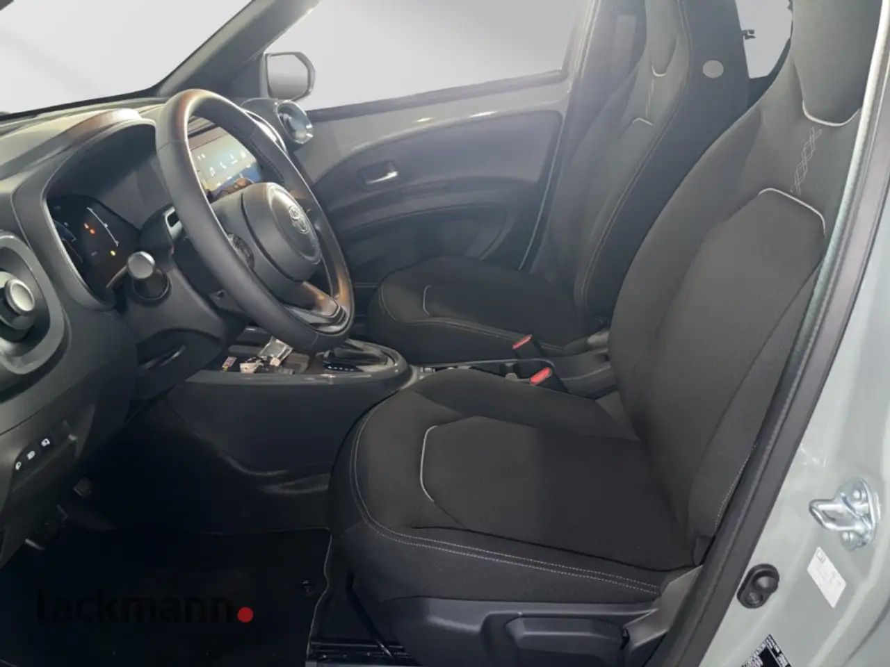Toyota Aygo X 8