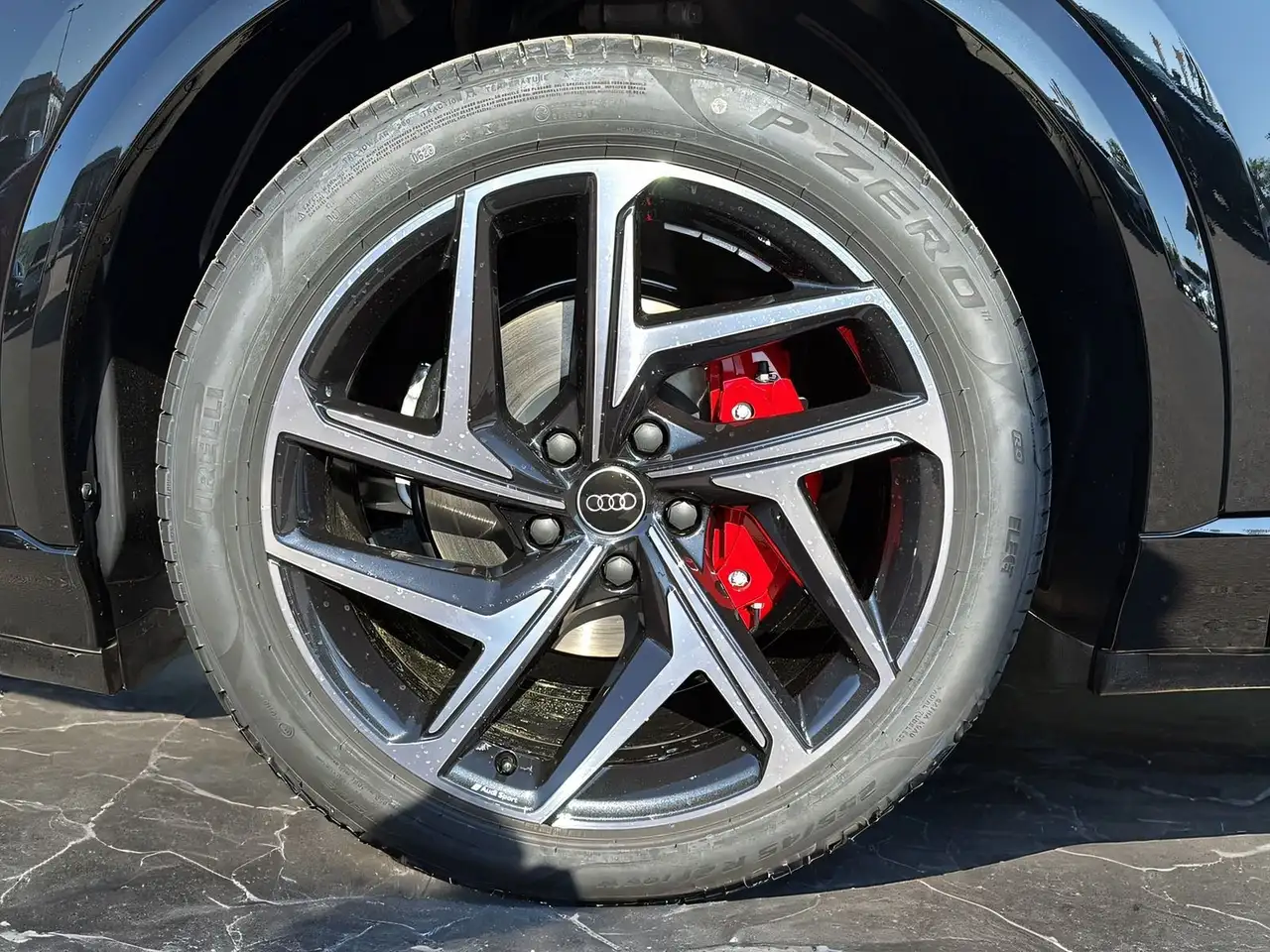 Audi Q6 4
