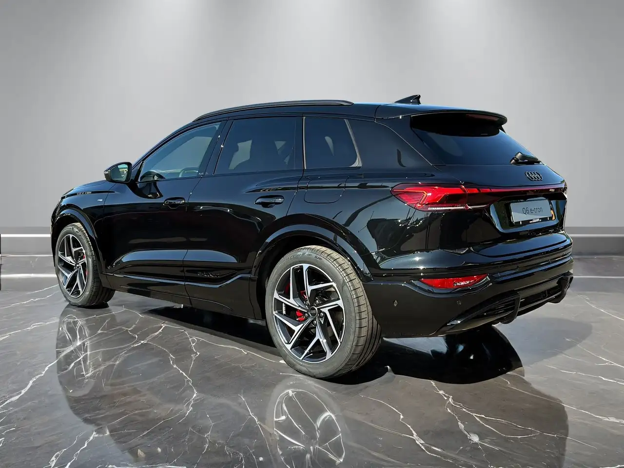 Audi Q6 11