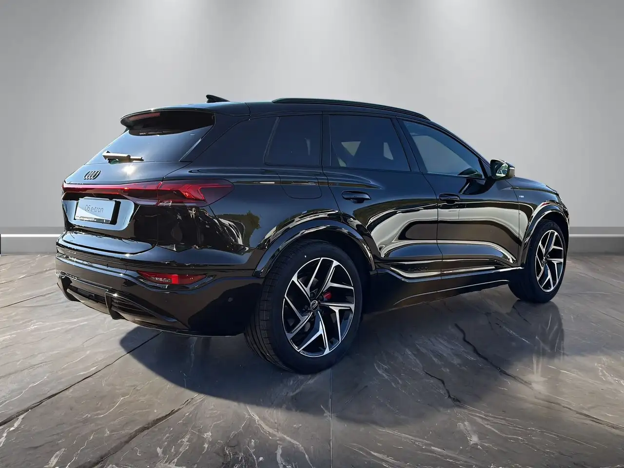 Audi Q6 14