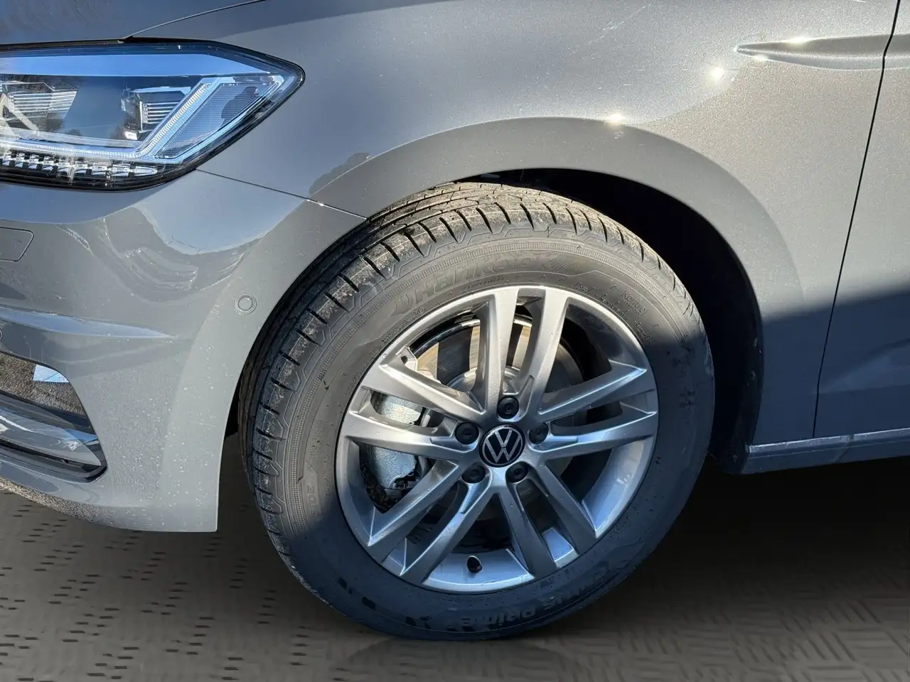 Volkswagen Touran 8
