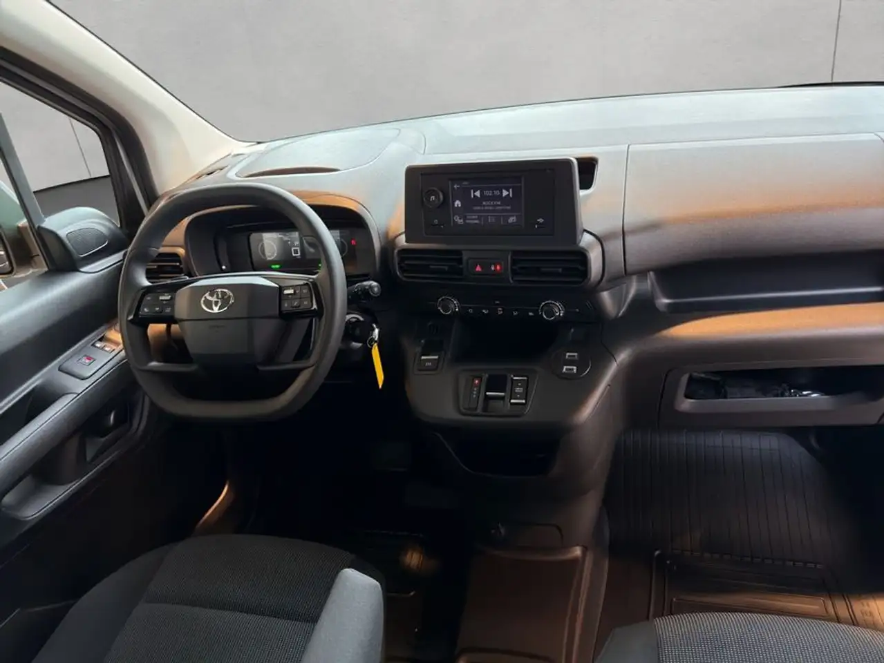 Toyota Proace 14