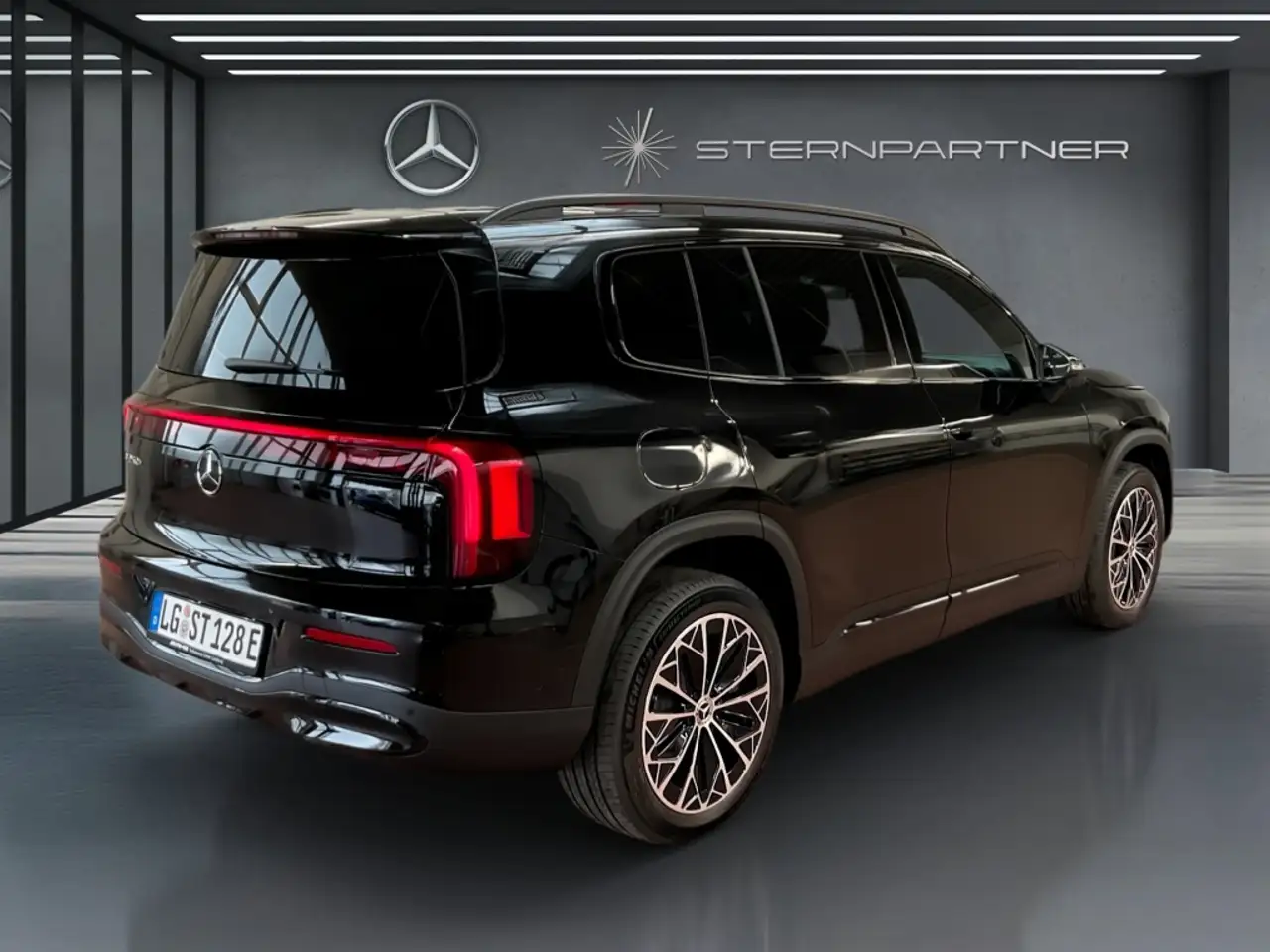 Mercedes-Benz GLB 250 12