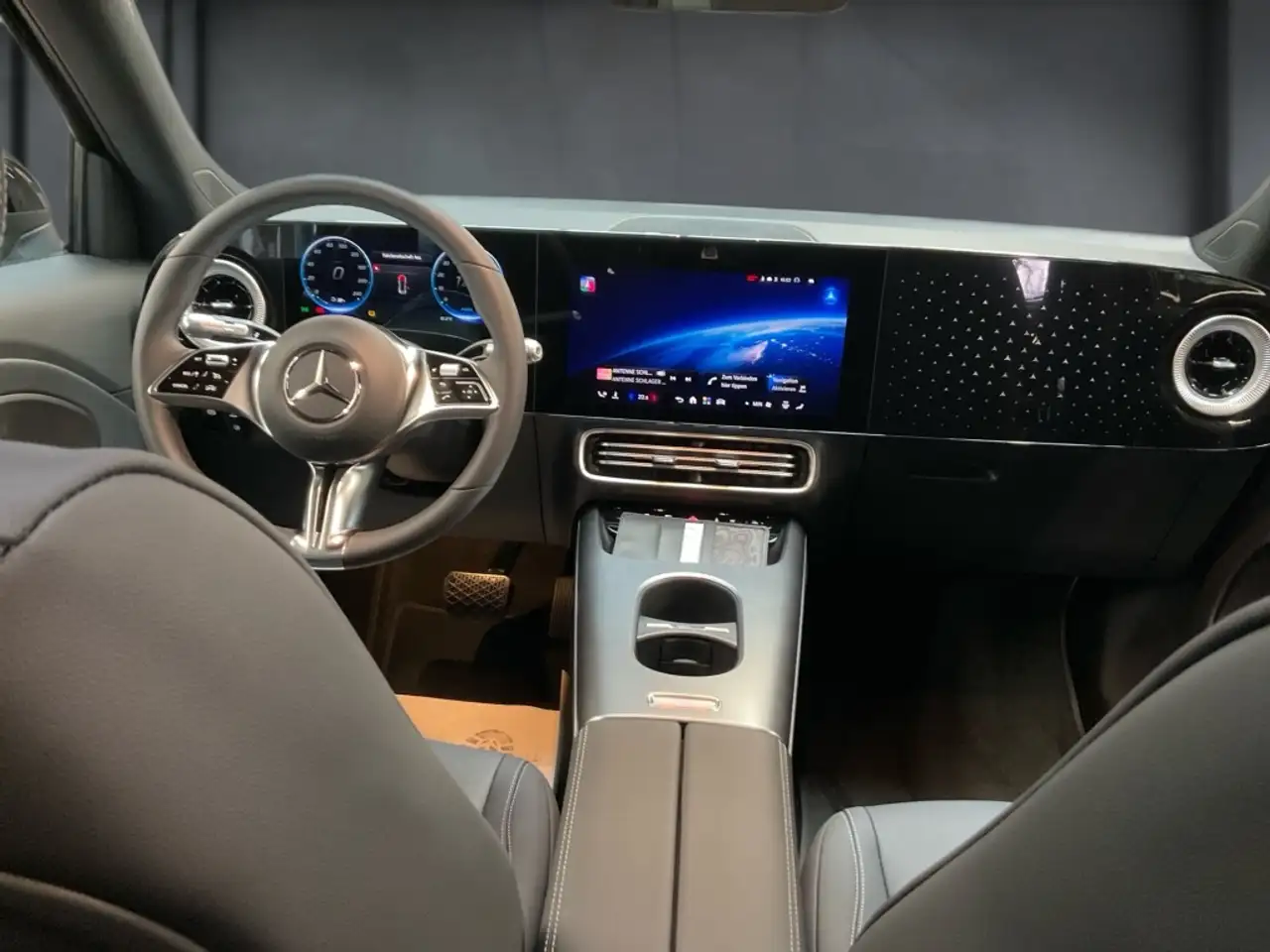 Mercedes-Benz GLB 250 14